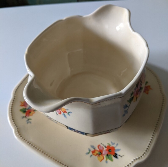Vintage 1930s 1940s Wedgwood China Gravy Boat With Attached Under Plate - Picture 6 of 8